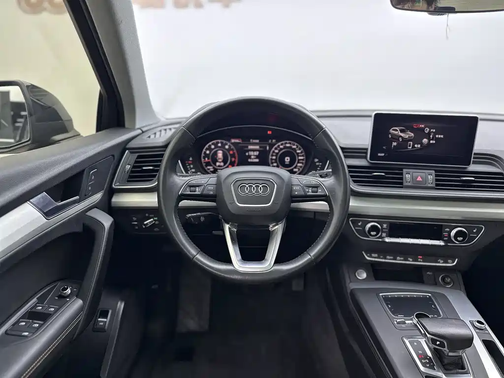 Audi Q5L 2019 — фото 5