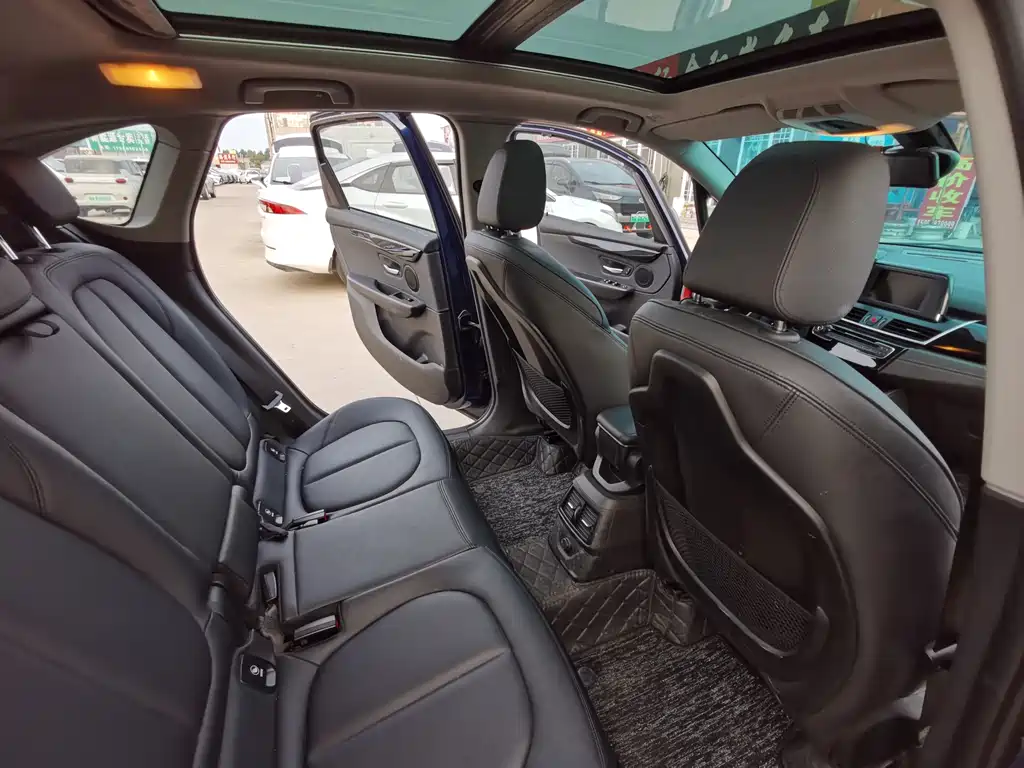BMW 2 Series Active Tourer 2016 — фото 14