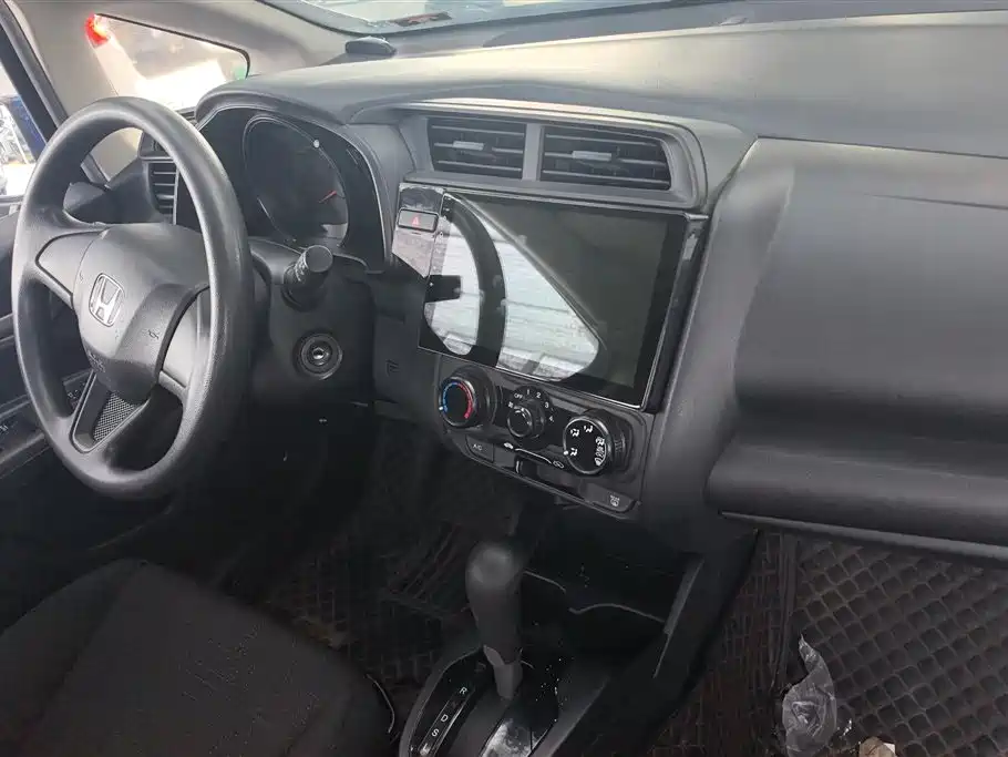 Honda Fit 2018 — фото 13