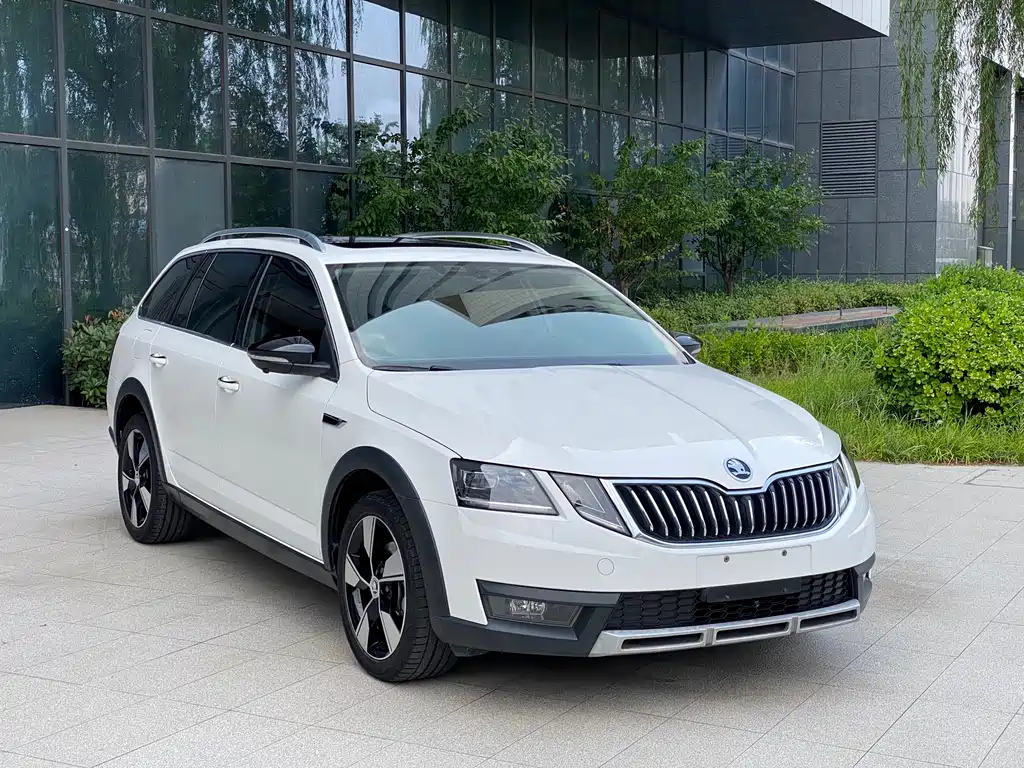 Skoda Octavia 2020 — фото 3