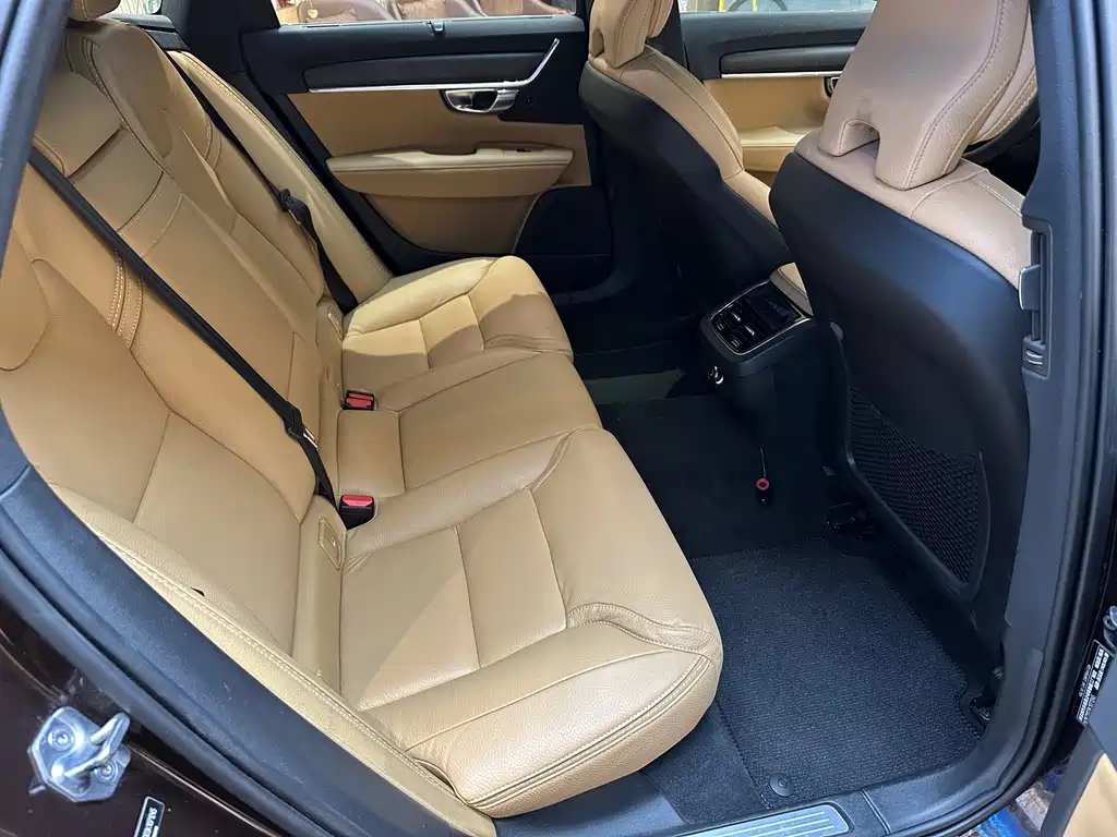 Volvo S90 2019 — фото 11