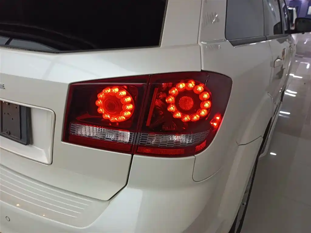 Dodge Journey 2017 — фото 8