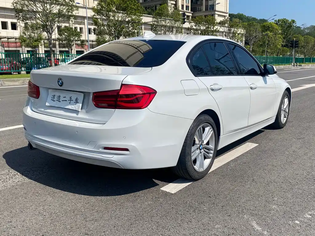 BMW 3 Series 2018 — фото 5