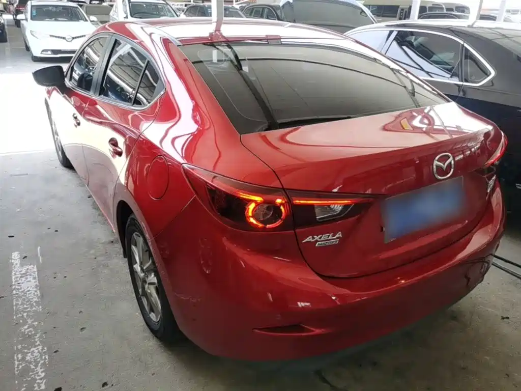Mazda 3 Axela 2018 — фото 5