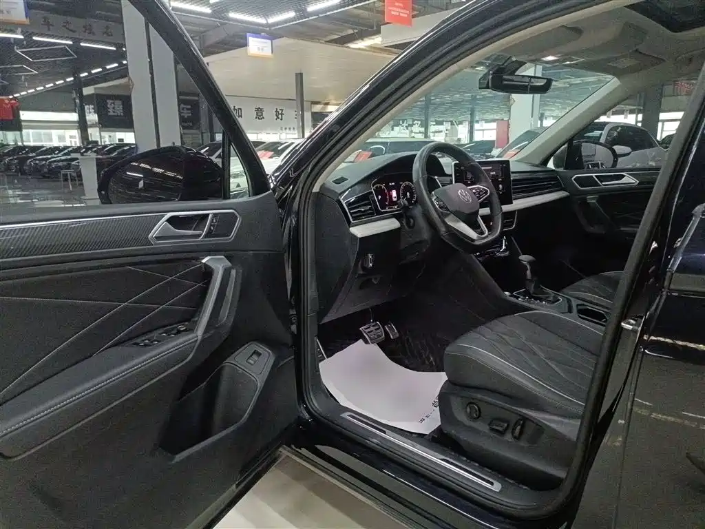 Volkswagen Tiguan L 2022 — фото 16