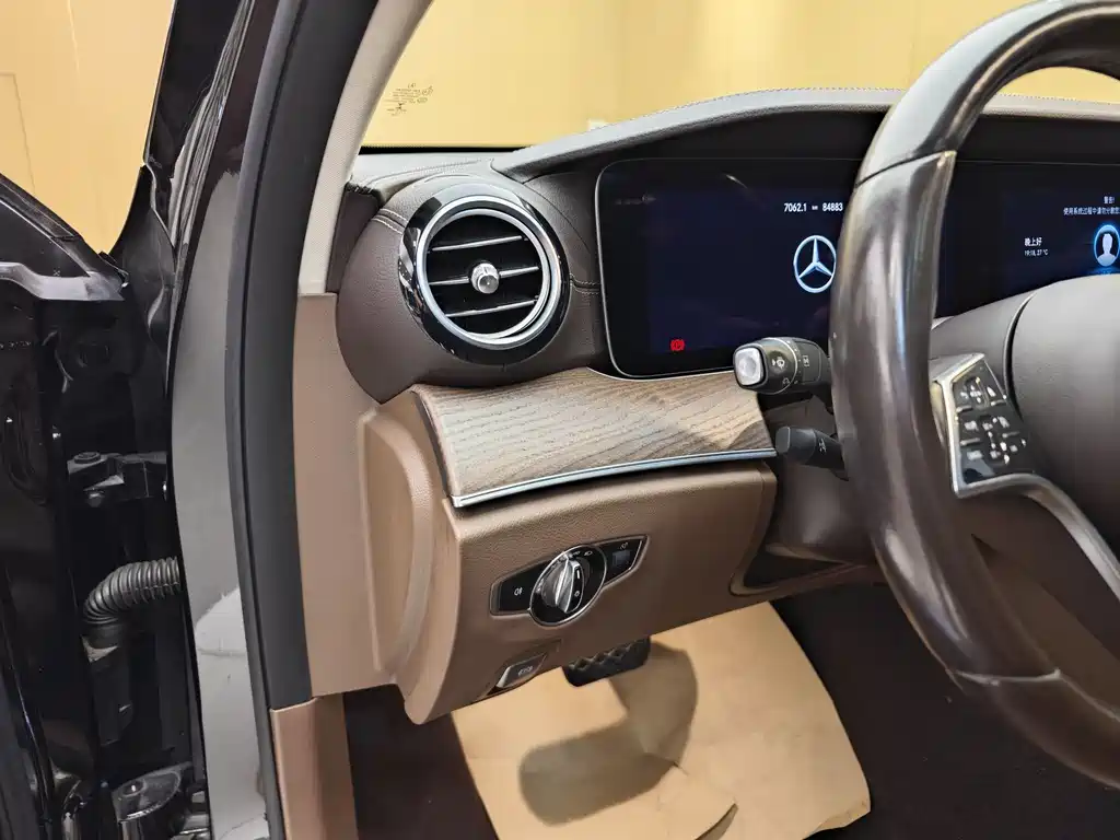 Mercedes-Benz E-Class 2021 — фото 12