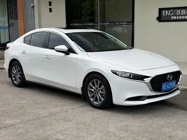Mazda 3 Axela 2022