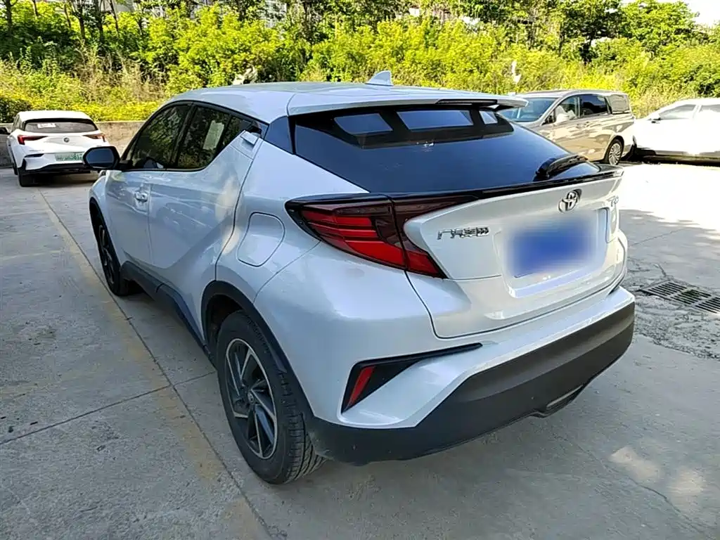 Toyota C-HR 2022 — фото 5