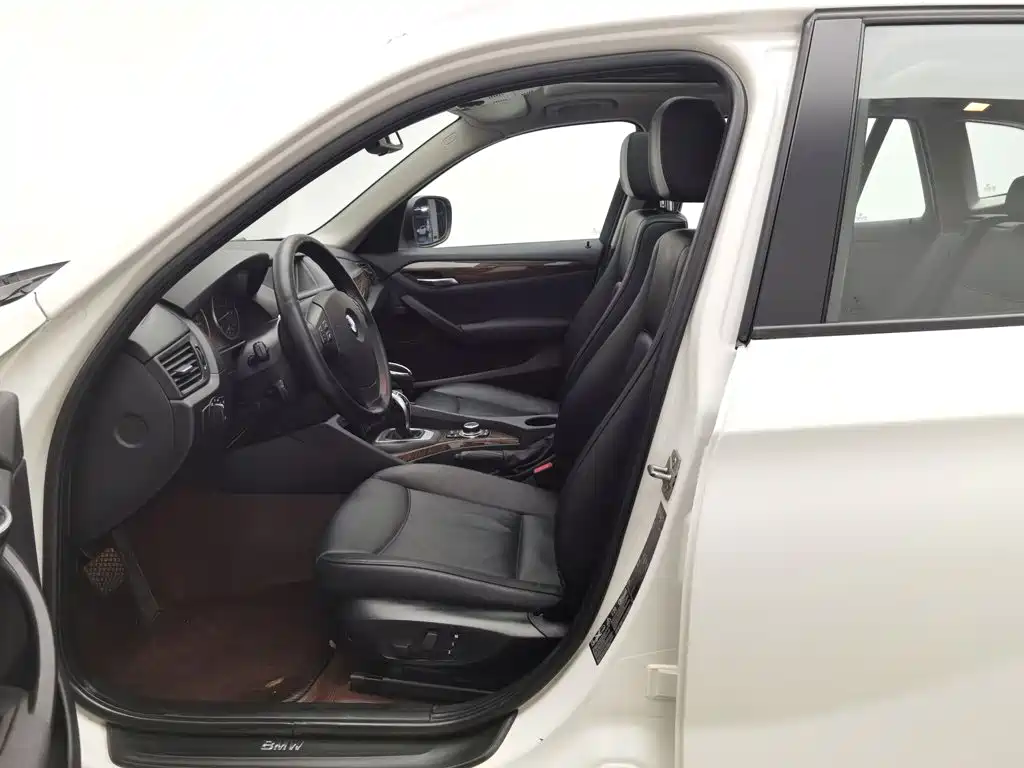 BMW X1 2012 — фото 10