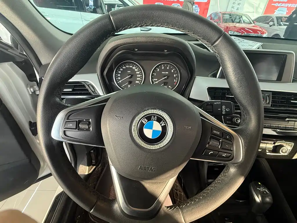 BMW X1 2017 — фото 13