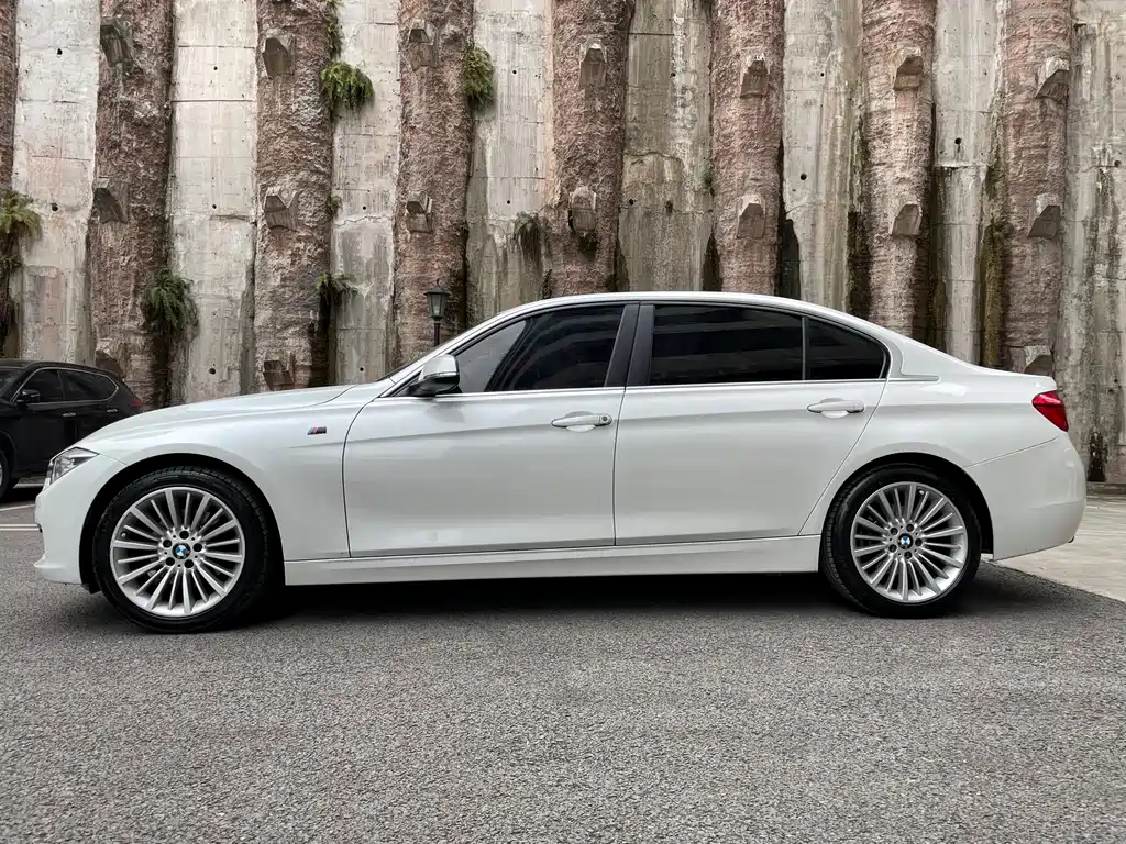 BMW 3 Series 2018 — фото 4