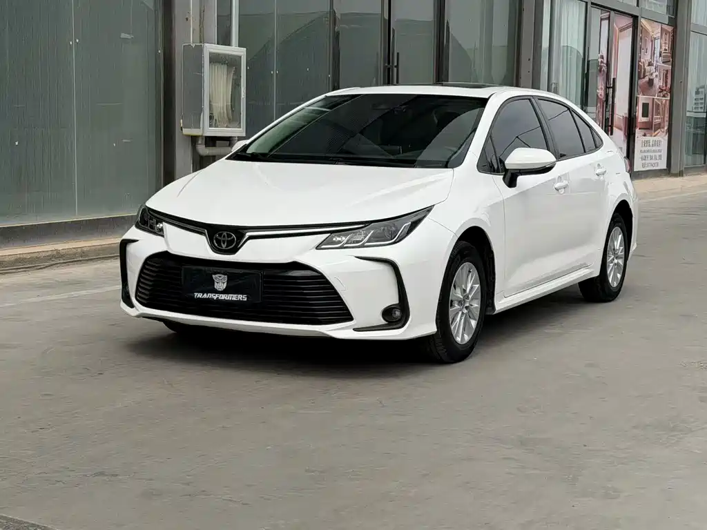 Toyota Corolla 2020 — фото 1