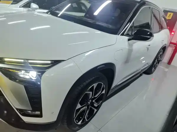 NIO ES8 2021