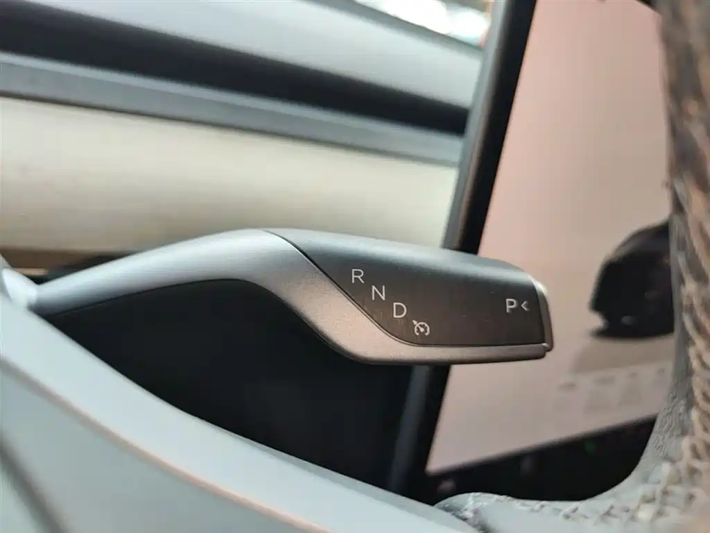Tesla Model Y 2022 — фото 14
