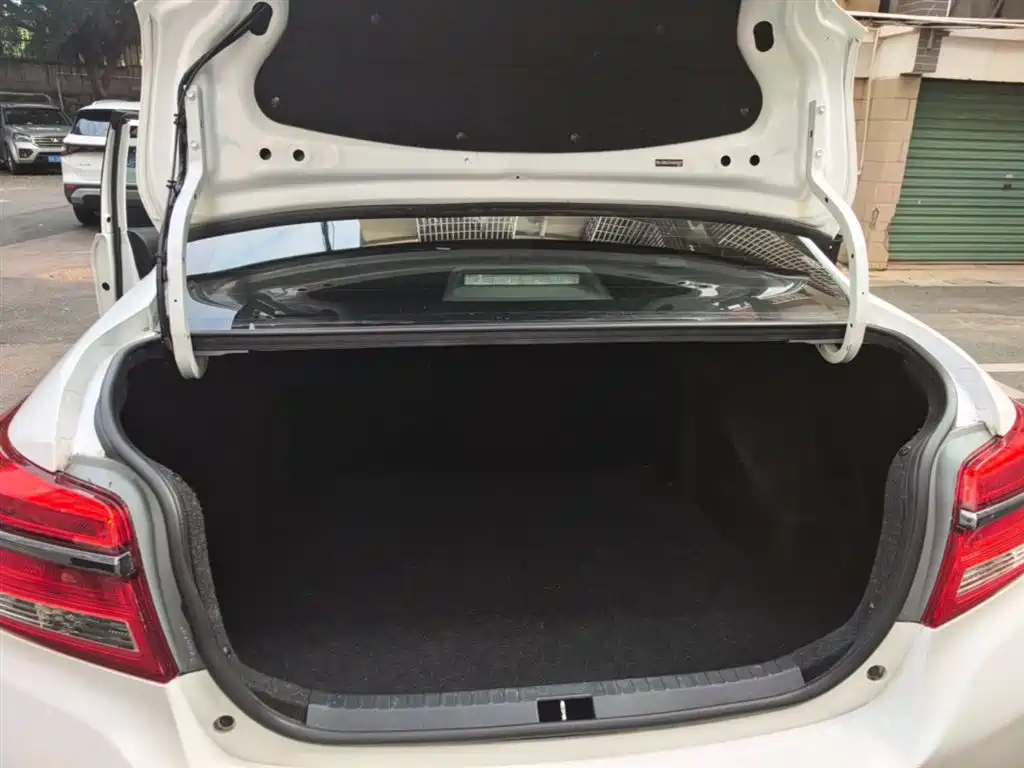 Toyota Yaris L 2018 — фото 19