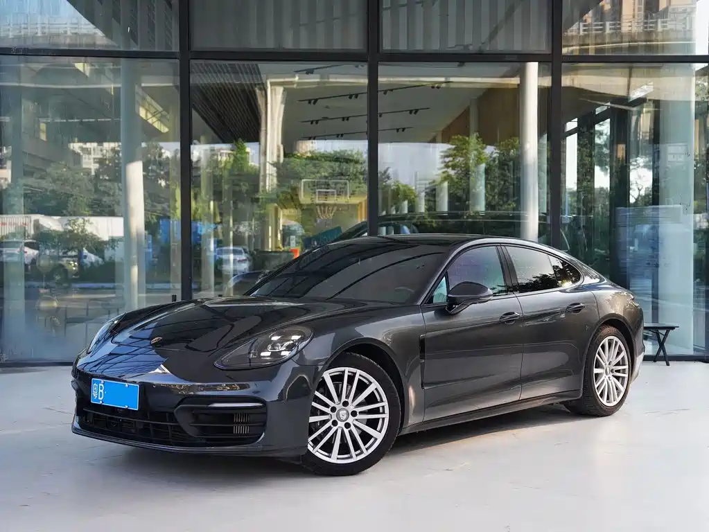 Porsche Panamera 2024 — фото 1