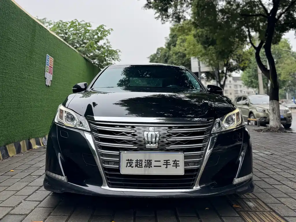 Toyota Crown 2016 — фото 2