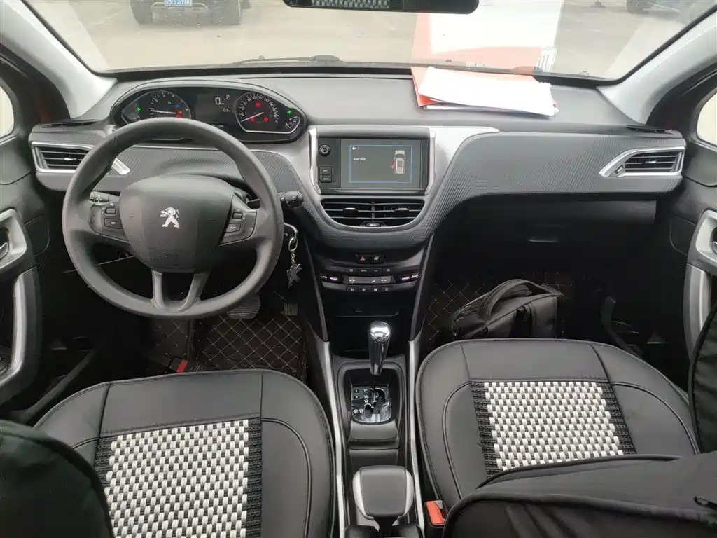 Peugeot 2008 2019 — фото 12
