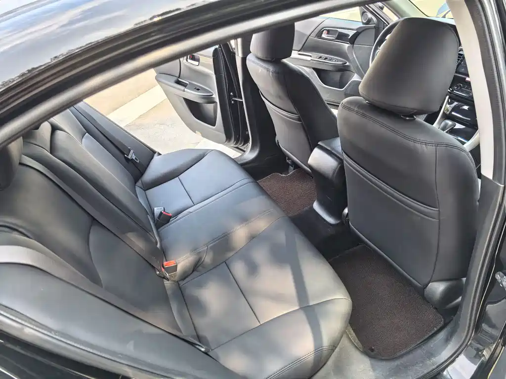 Honda Accord 2017 — фото 10