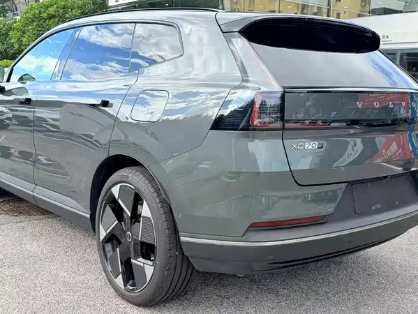 Volvo XC70 Plug-In Hybrid 2025