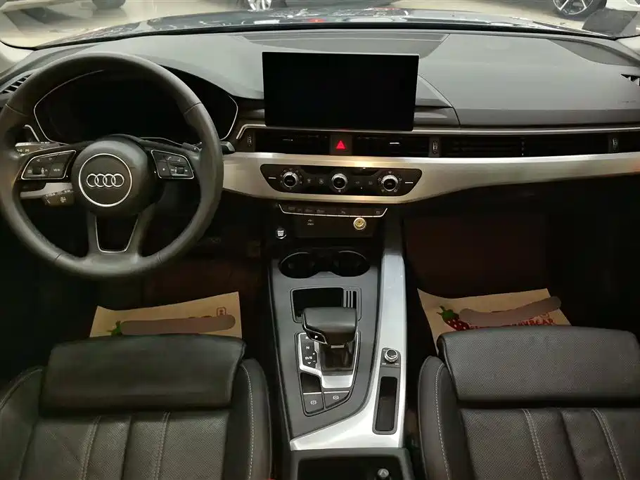 Audi A4L 2022 — фото 12