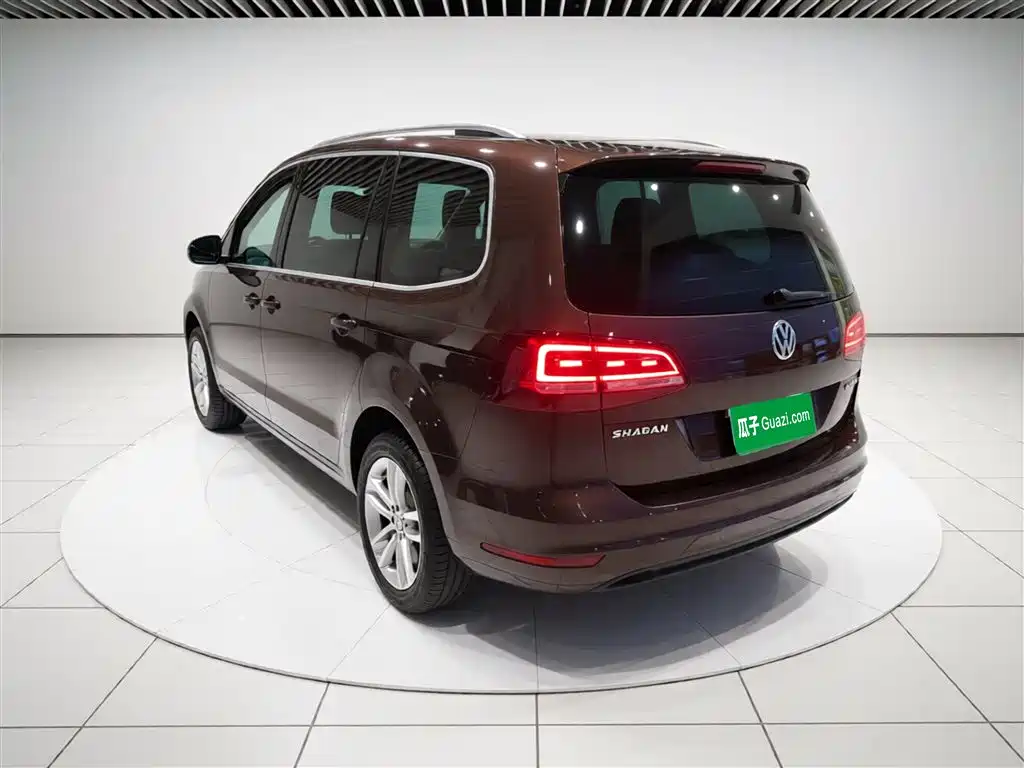 Volkswagen Sharan 2017 — фото 5