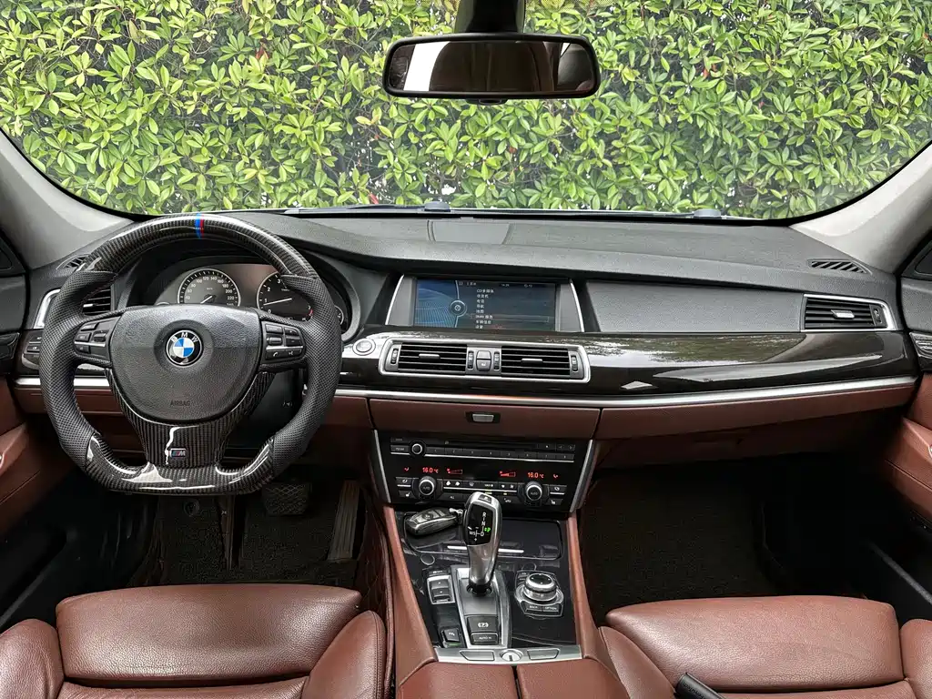 BMW 5 Series GT 2011