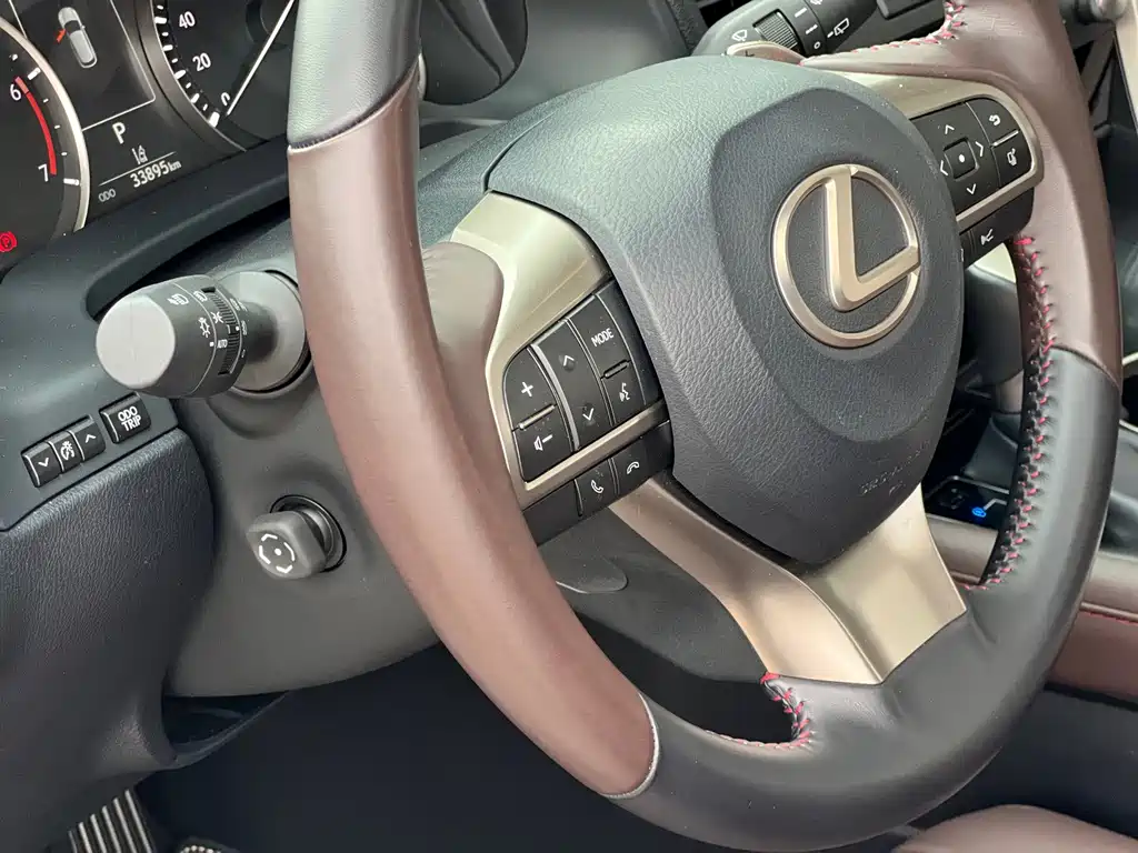 Lexus RX 2022 — фото 14