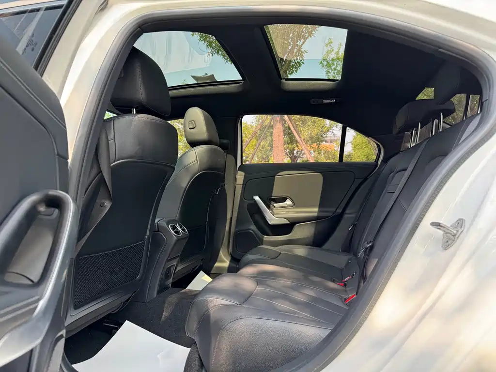 Mercedes-Benz A-Class 2023 — фото 15