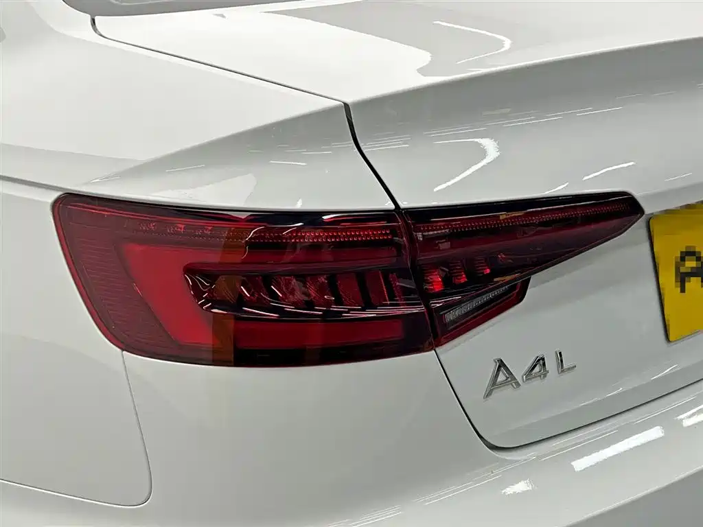 Audi A4L 2018 — фото 10