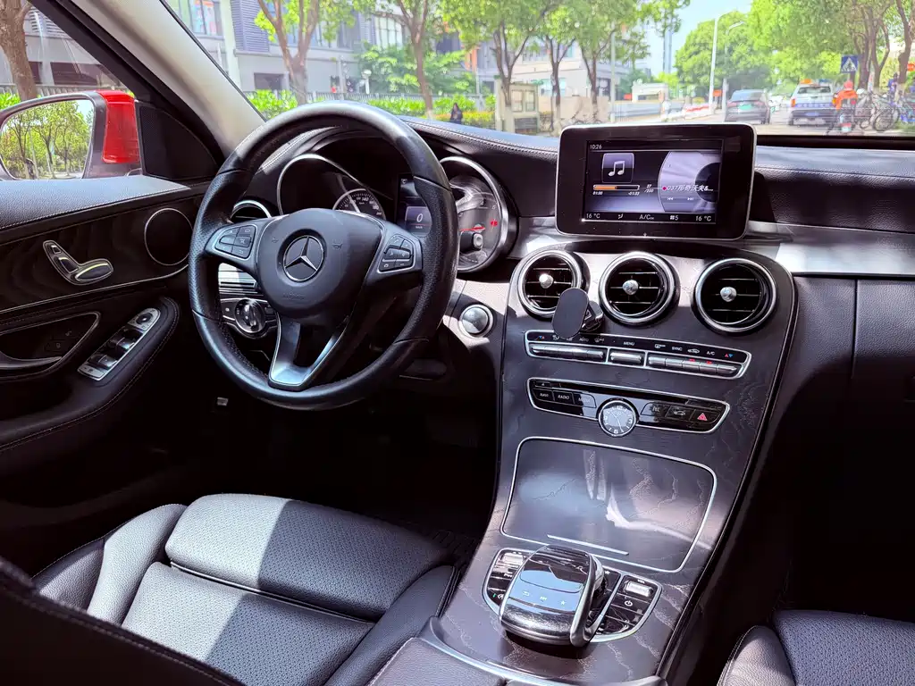 Mercedes-Benz C-Class 2017 — фото 16