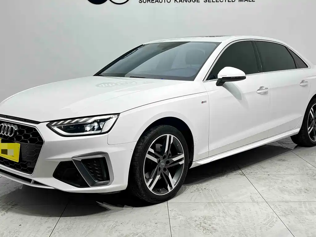 Audi A4L 2021 — фото 1