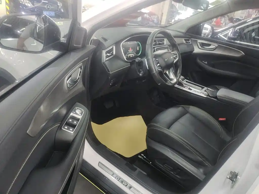 Roewe RX5 New Energy 2021 — фото 16
