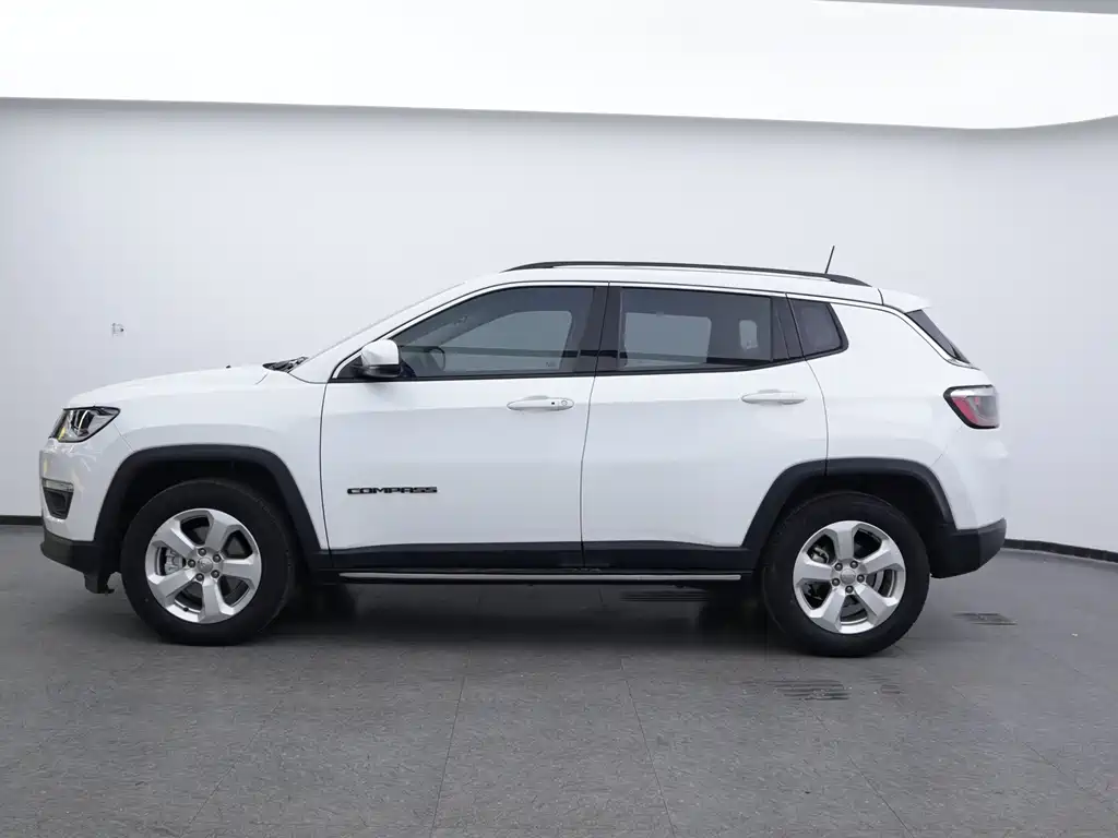 Jeep Compass 2021 — фото 19