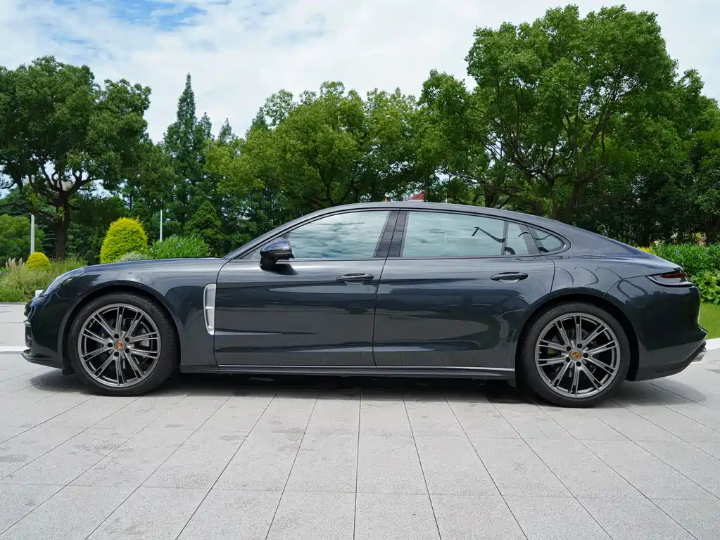 Porsche Panamera 2022