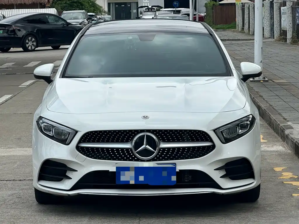 Mercedes-Benz A-Class 2022 — фото 2