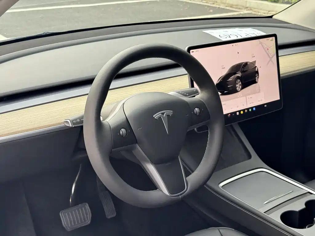 Tesla Model Y 2023 — фото 7