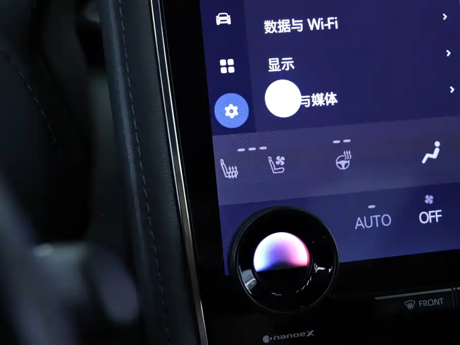 Toyota Alphard 2024 — фото 16