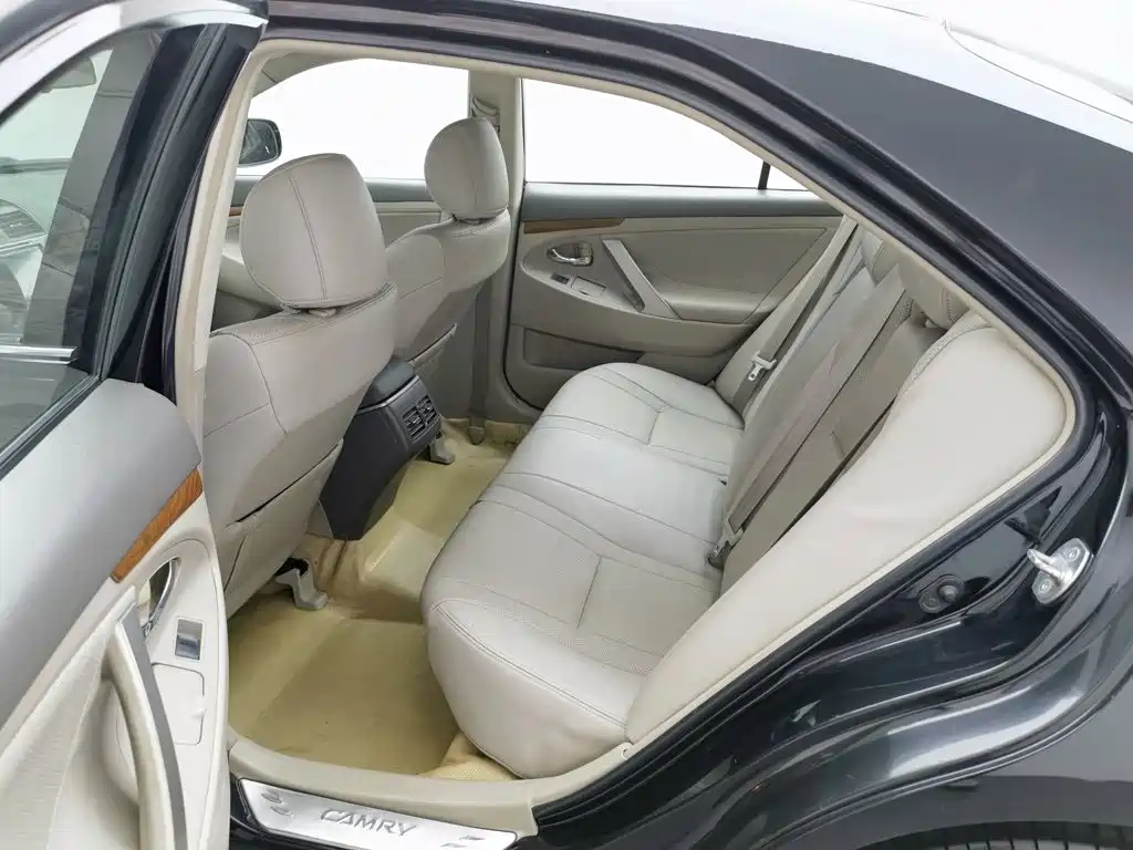 Toyota Camry 2013 — фото 15