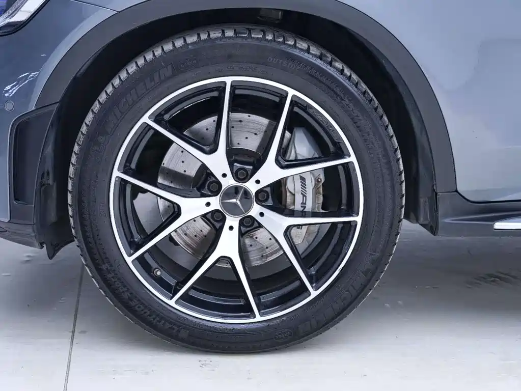 Mercedes-Benz GLC AMG 2021 — фото 13