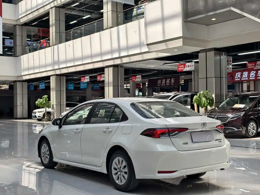 Toyota Corolla 2020 — фото 10