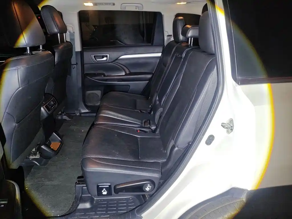 Toyota Highlander 2020 — фото 15