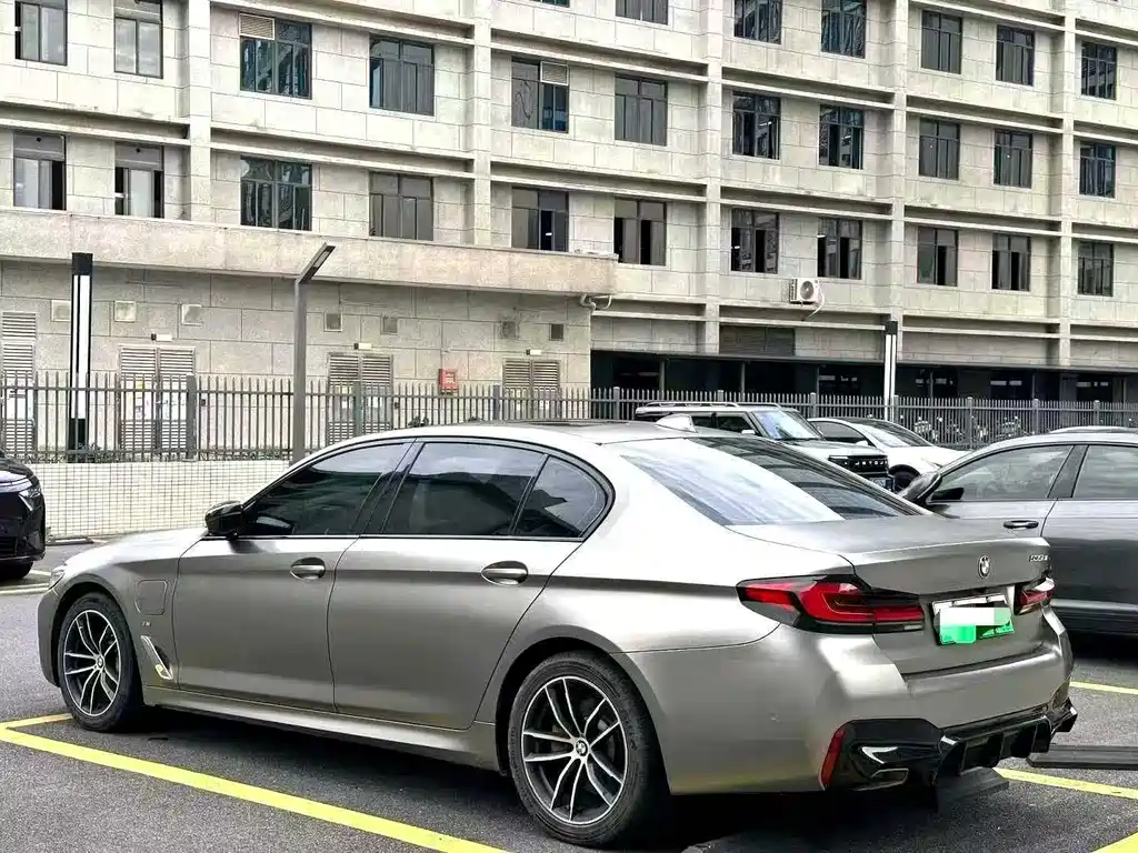 BMW 5 Series New Energy 2020 — фото 8