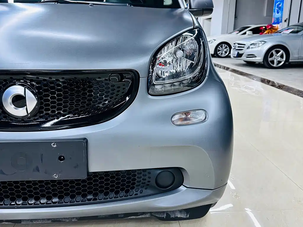 smart Fortwo 2018 — фото 9