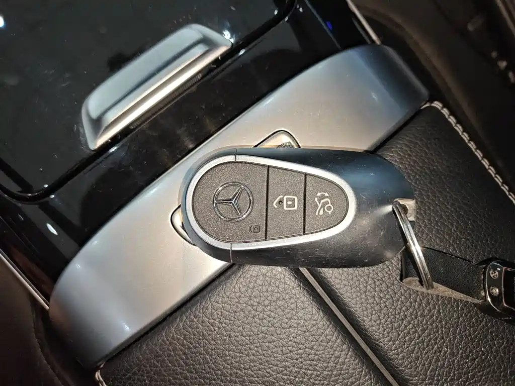 Mercedes-Benz C-Class 2022 — фото 9
