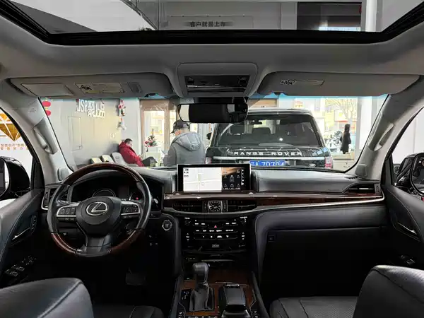 Lexus LX 2017