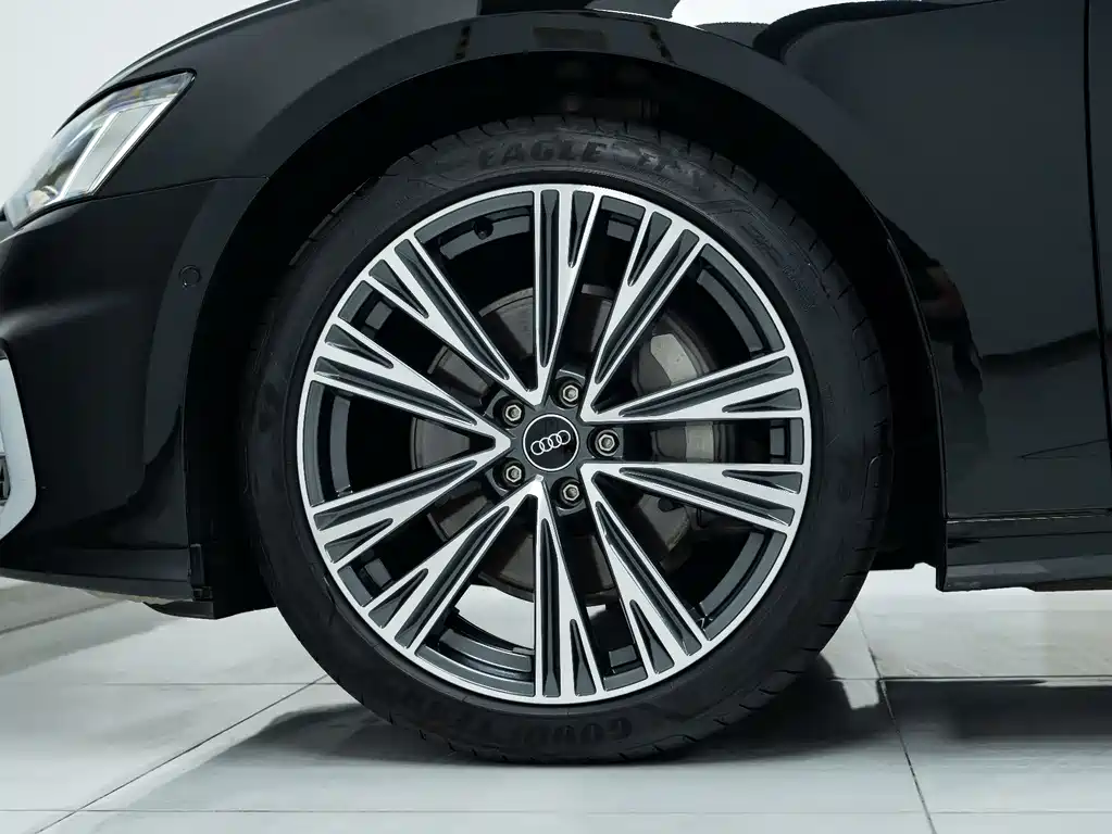 Audi A6L 2025 — фото 12