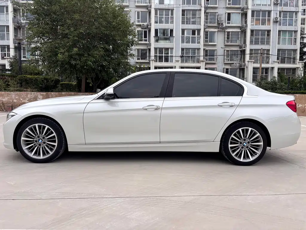 BMW 3 Series 2019 — фото 3