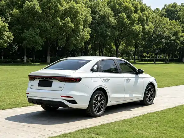 Geely Emgrand 2021