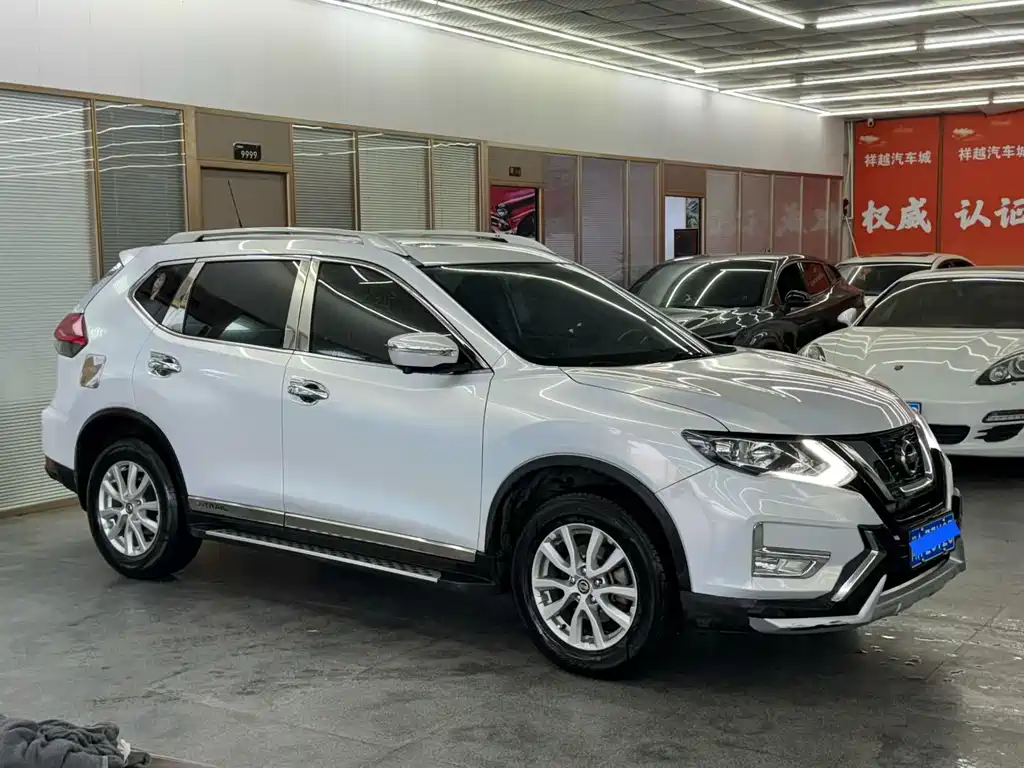 Nissan X-Trail 2017 — фото 2